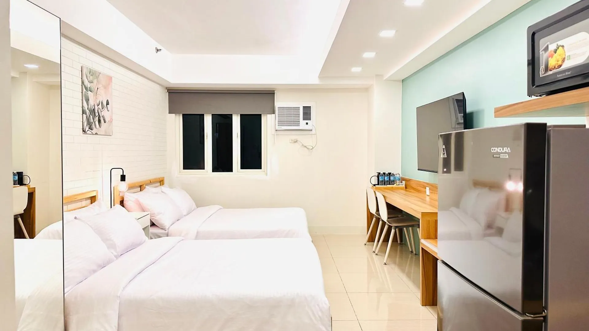 Shore Residences Premier Suite C - Big Room - Amenity Facing location