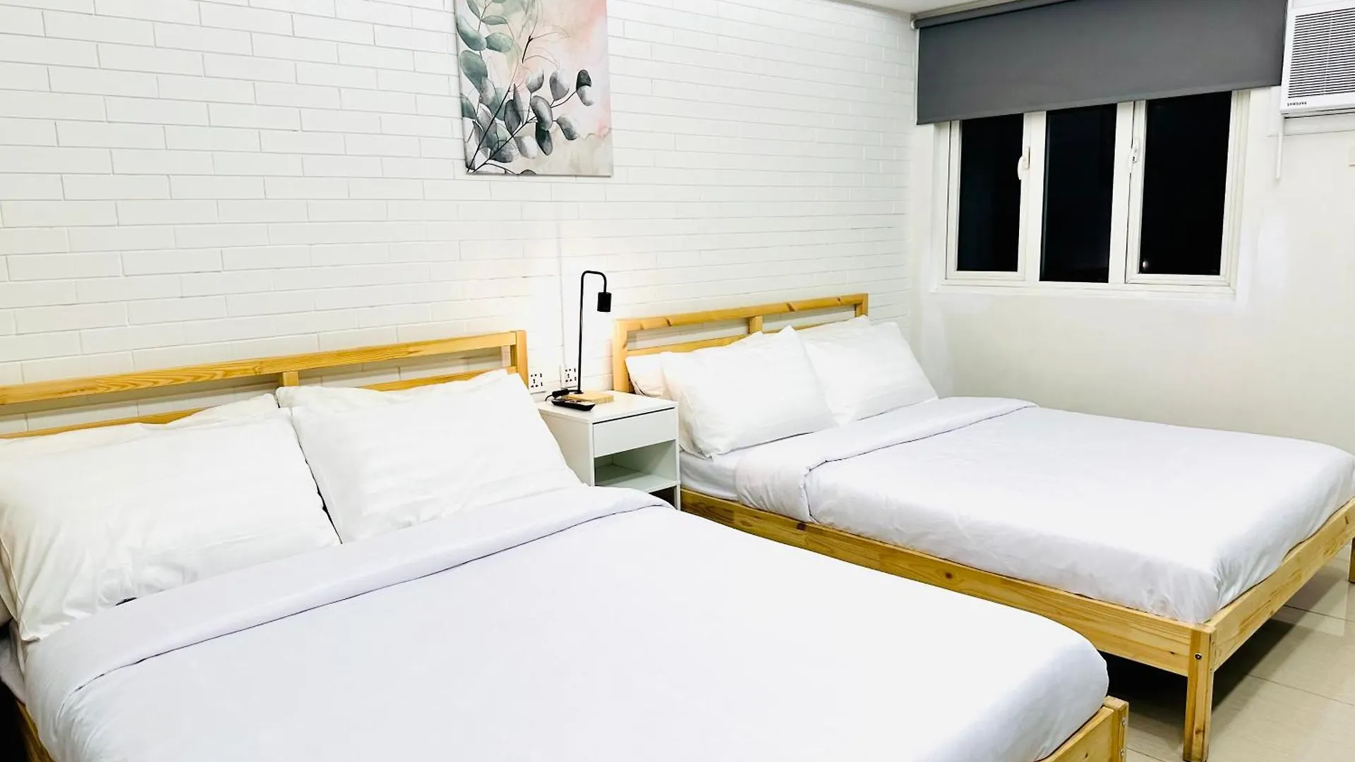Shore Residences Premier Suite C - Big Room - Amenity Facing Manila